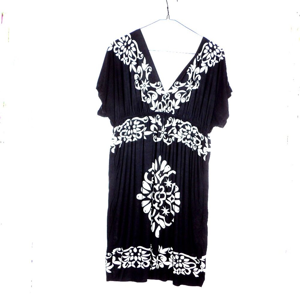 Cristina Love Black And White Sleeveless V Neck Dress Size Small